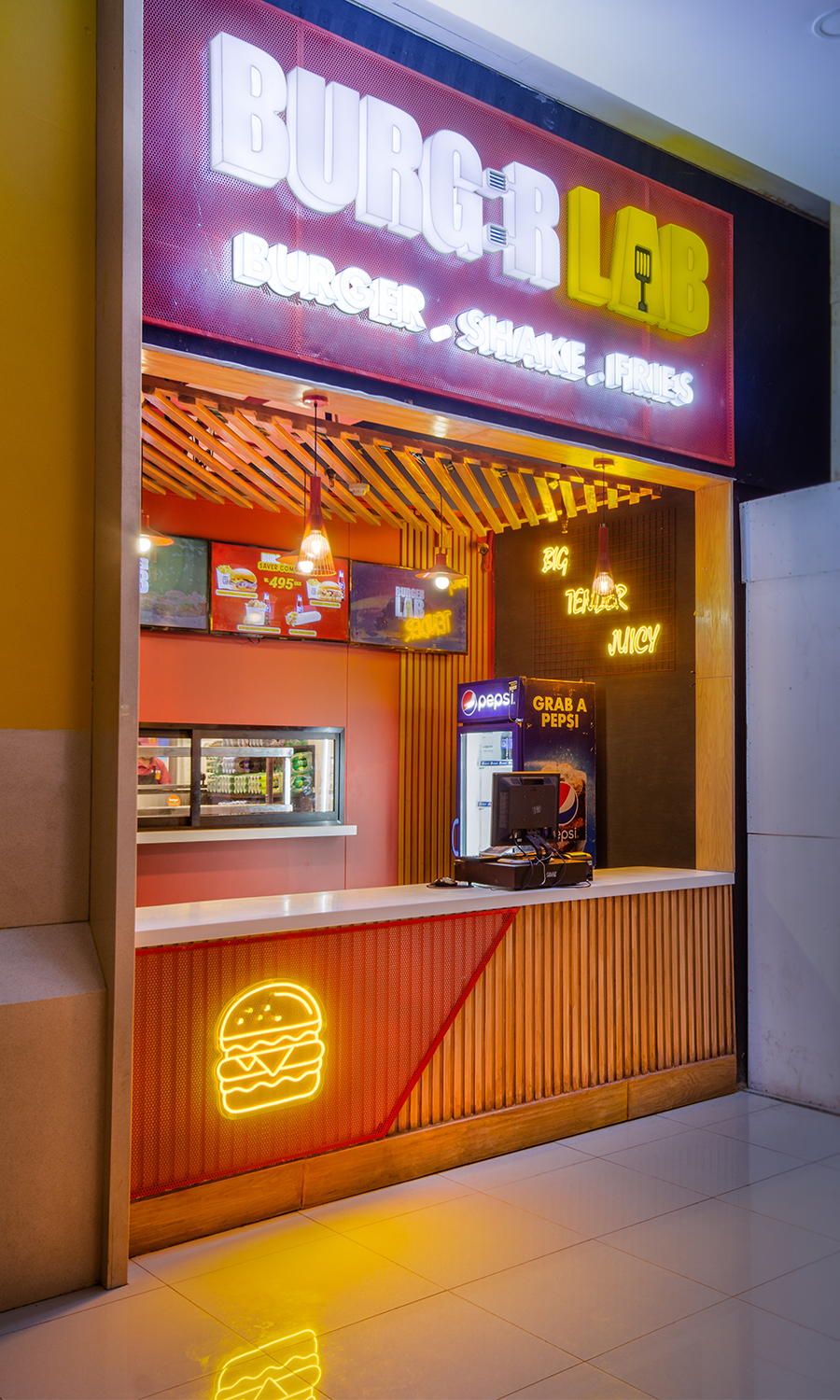 Burger Lab Luckyone Branch (1)