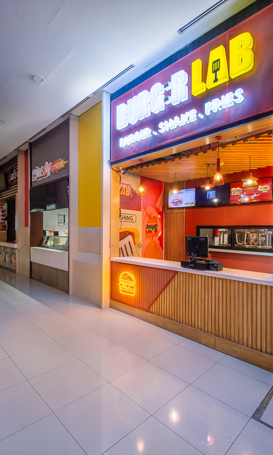 Burger Lab Luckyone Branch (2)