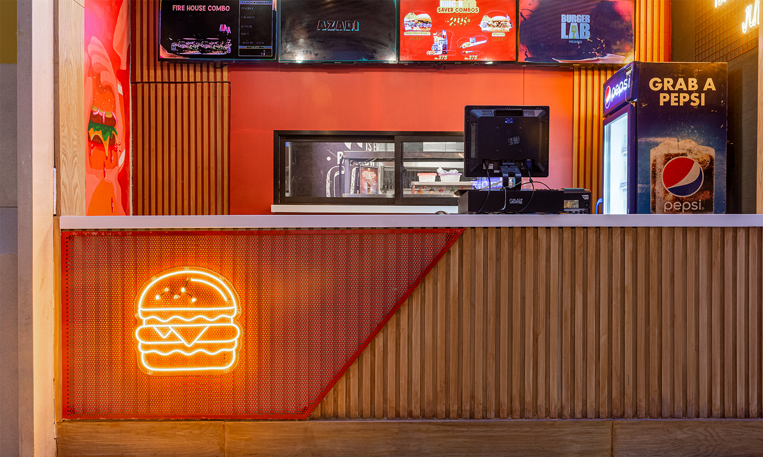 Burger Lab Luckyone Branch (5)